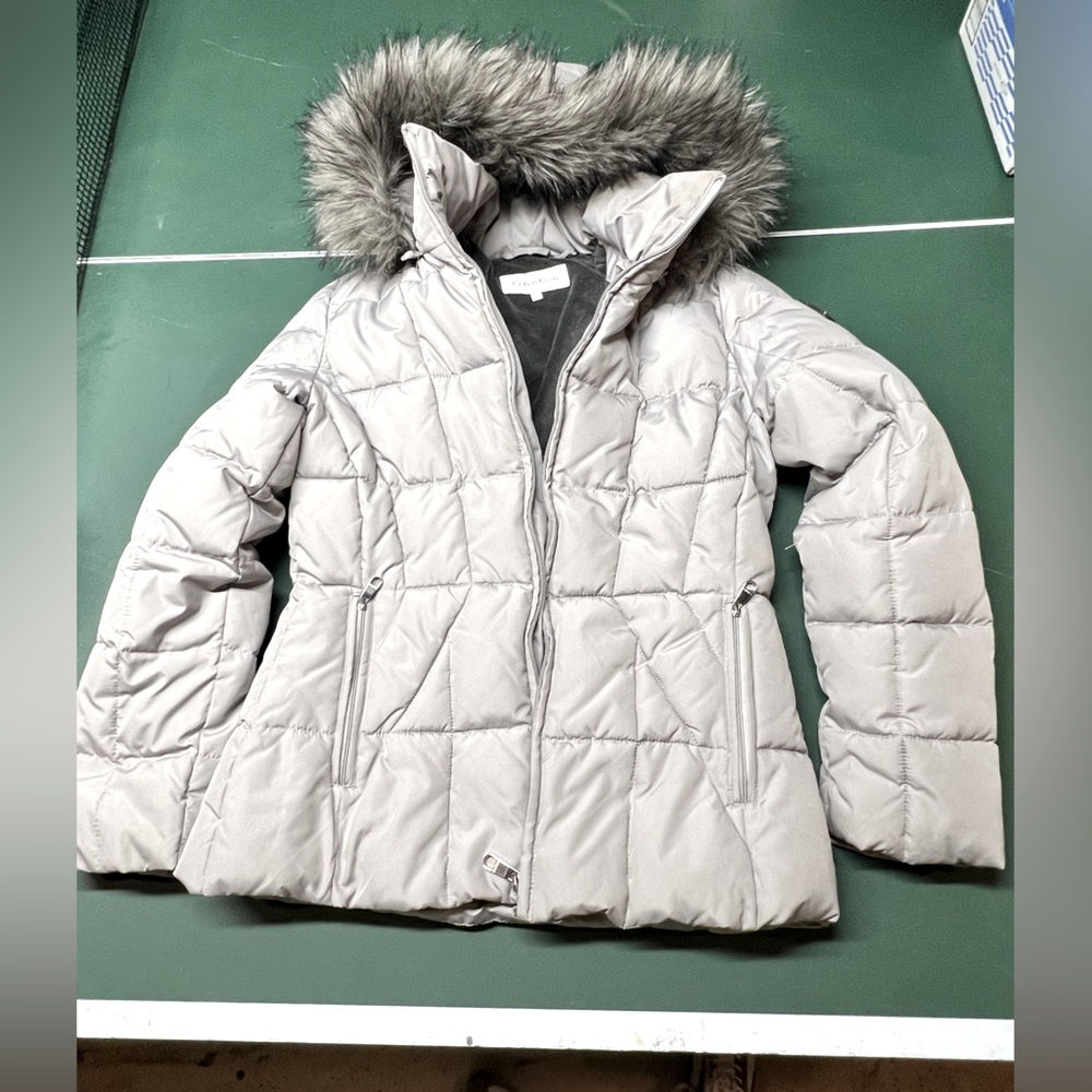 Light Gray Calvin Klein Coat. Women's small. Great condition. Warm.
